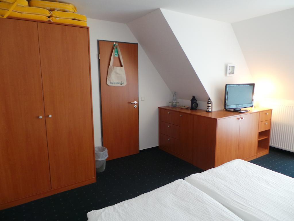 Haus Koebesine Hotel Juist Room photo