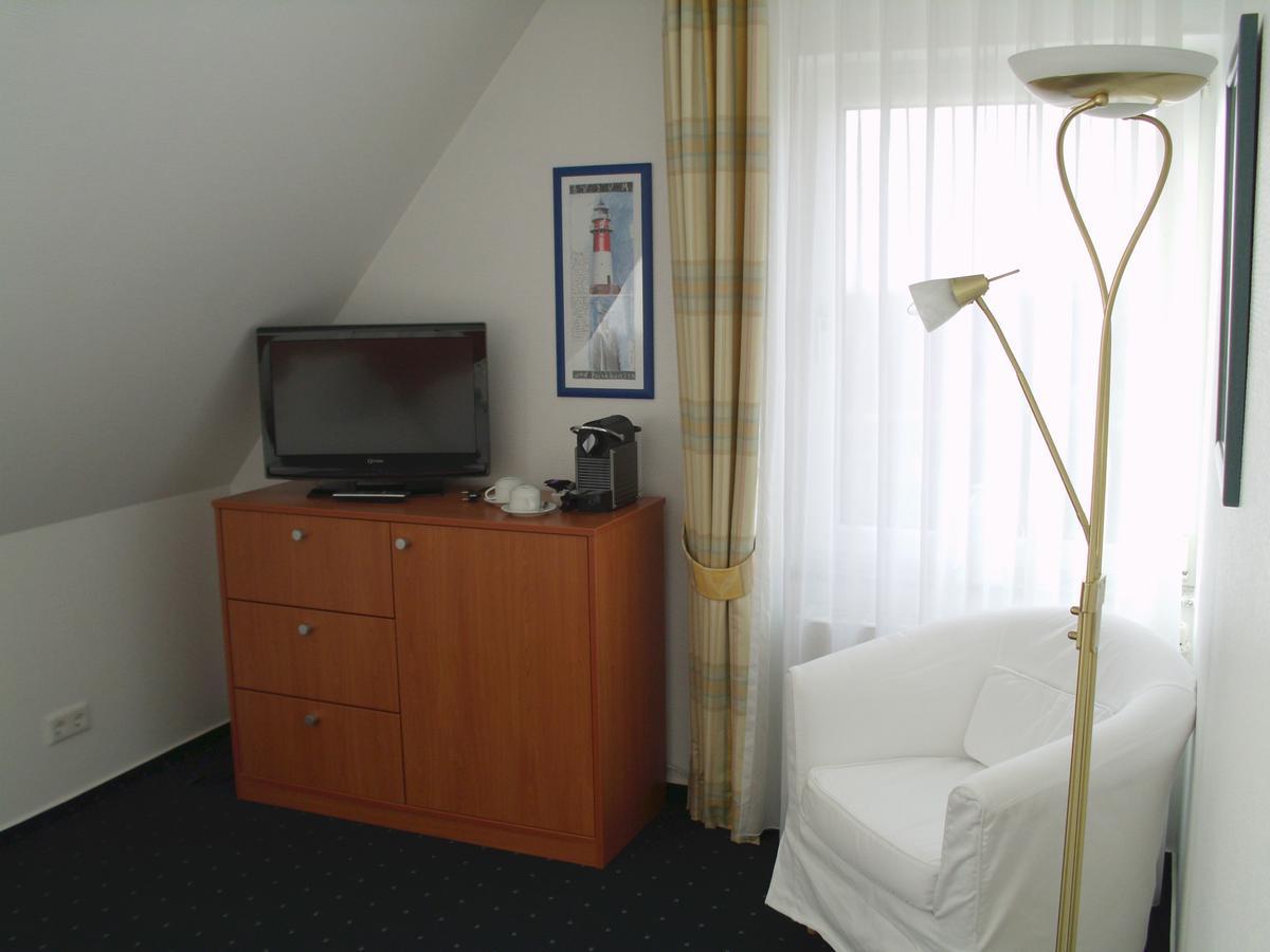 Haus Koebesine Hotel Juist Exterior photo